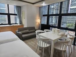 Unlimited Top-Shelf & K-Pop: Gangnam Premium Karaoke’s All-Inclusive Edge