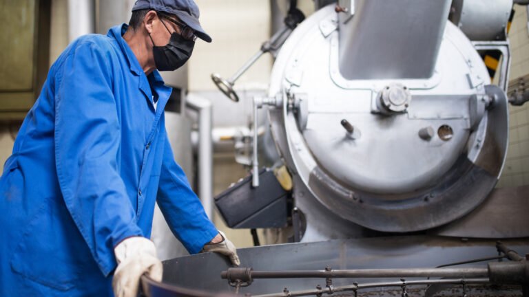 A Gentle Guide to Plastic Molding Large Parts and Its Role in Modern Manufacturing